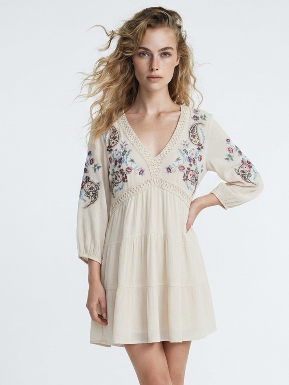 Audrey & Parks Boho Embroidered Tiered Mini Dress Cream Floral V-Neck Small 194